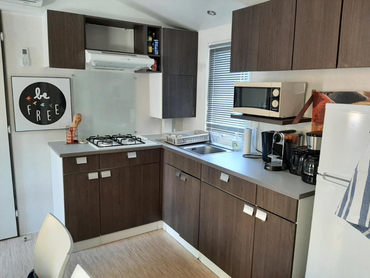 Mobile Home Entierement Equipe ラ・ロック・ダンテロン エクステリア 写真